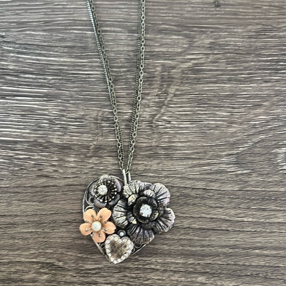 Womens necklace (pendant)